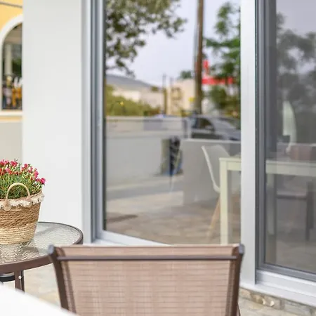 Hyacinthus Executive 5 Min To Апартаменти Кос