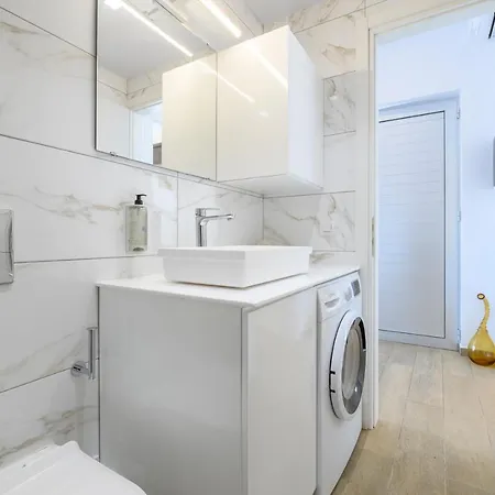 Апартаменты Hyacinthus Executive 5 Min To *