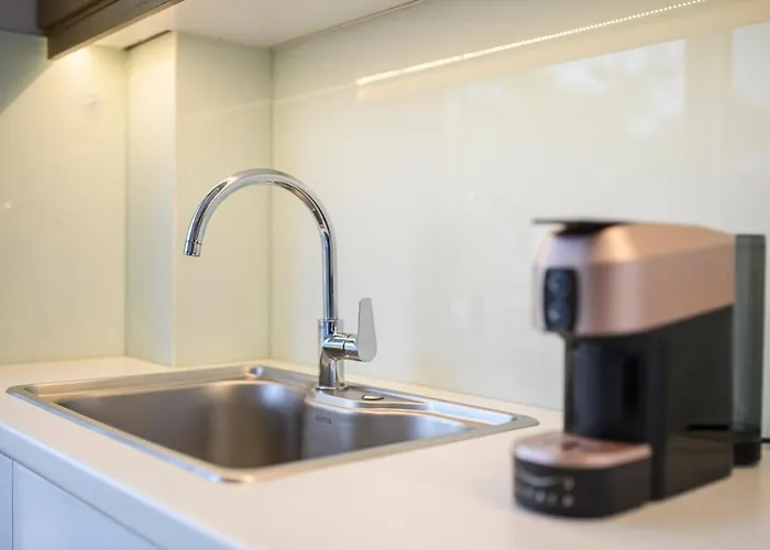 Hyacinthus Executive 5 Min To *